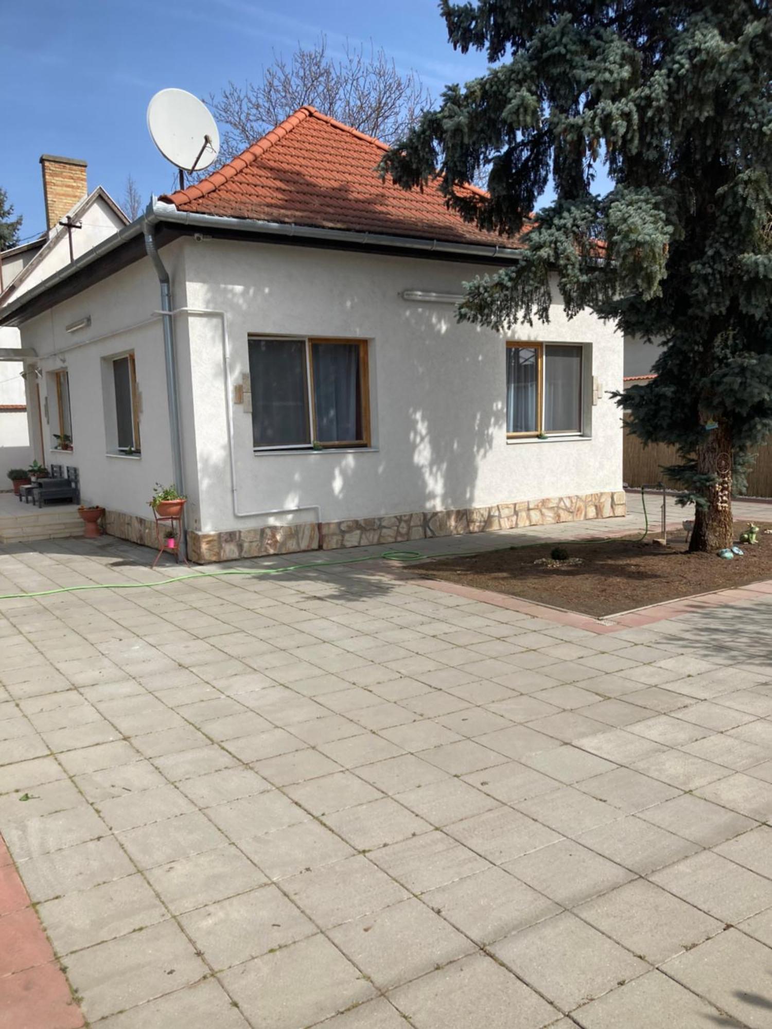 Tavaszpart Vendeghaz Apartment Seghedin Exterior foto