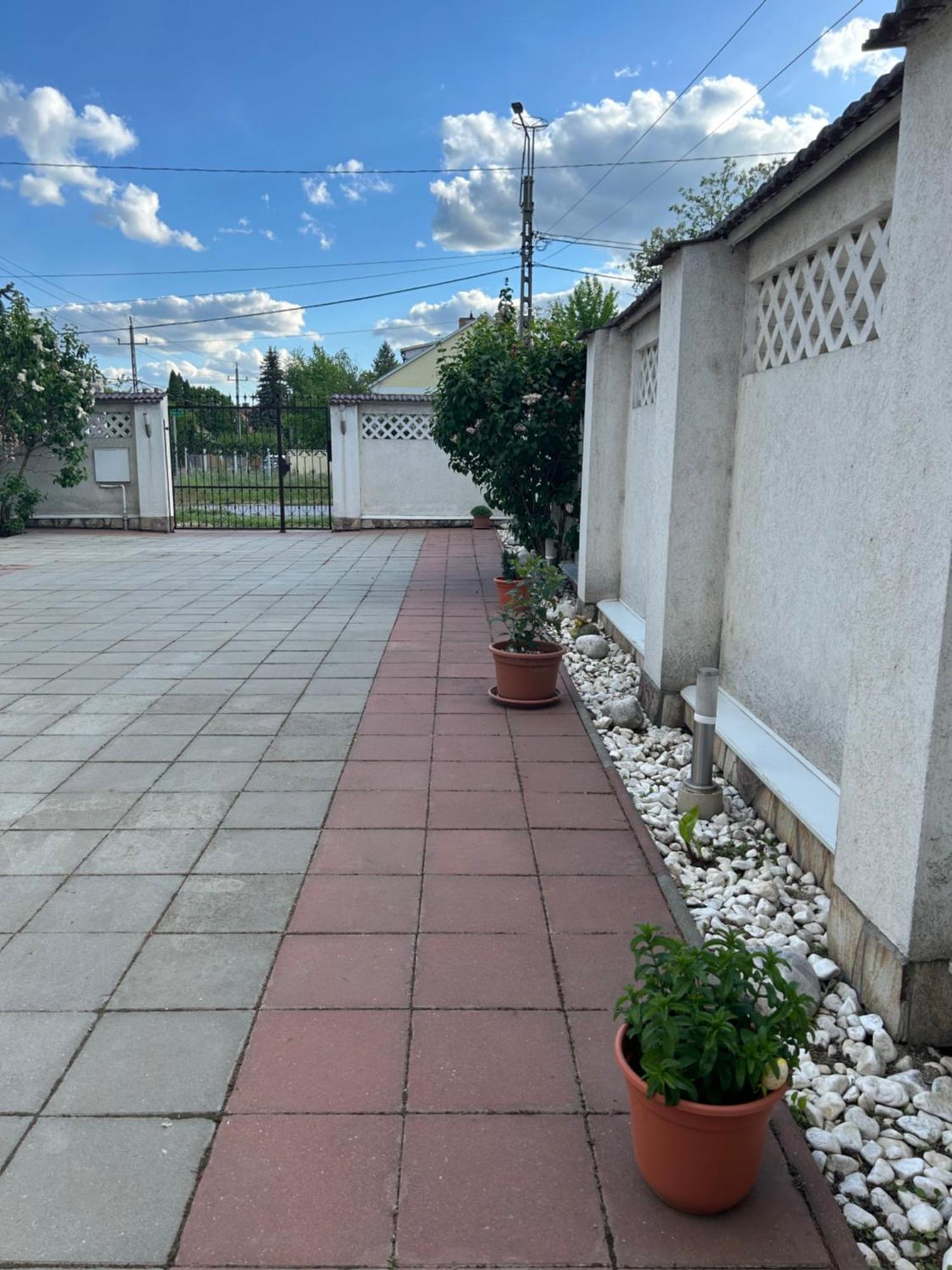Tavaszpart Vendeghaz Apartment Seghedin Exterior foto