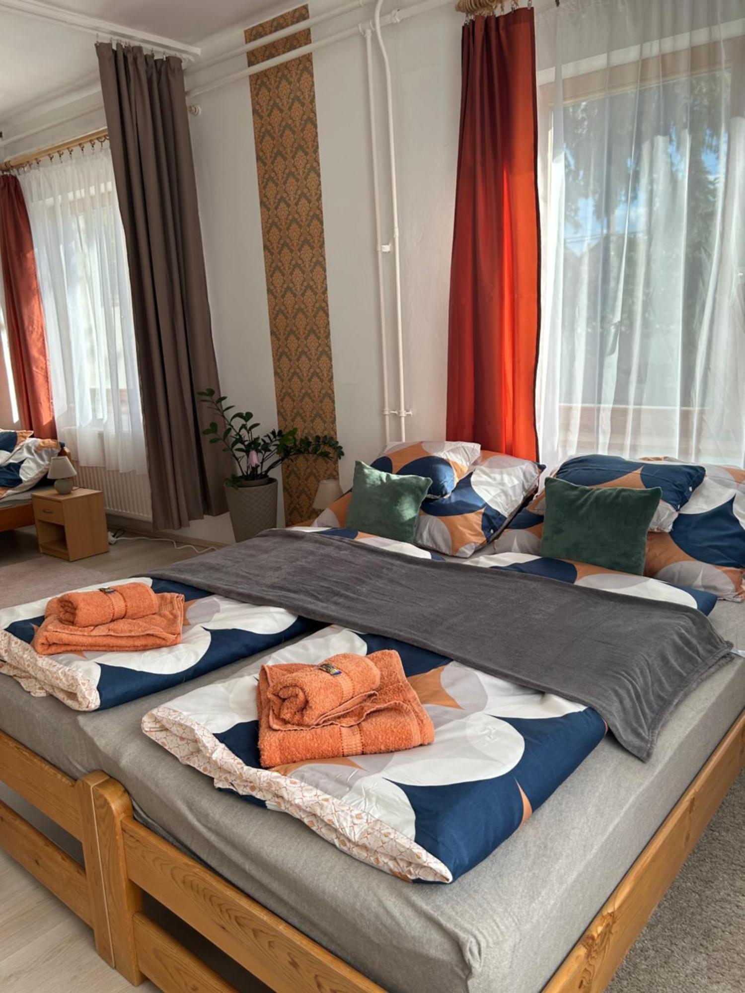 Tavaszpart Vendeghaz Apartment Seghedin Exterior foto