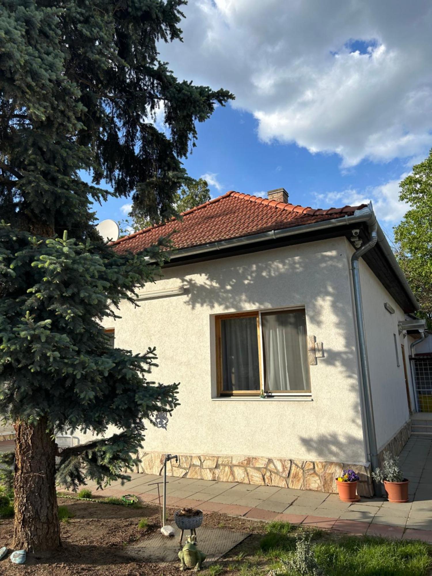 Tavaszpart Vendeghaz Apartment Seghedin Exterior foto
