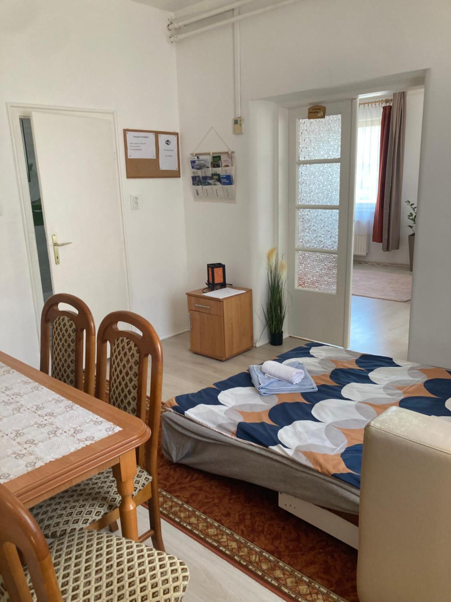 Tavaszpart Vendeghaz Apartment Seghedin Exterior foto