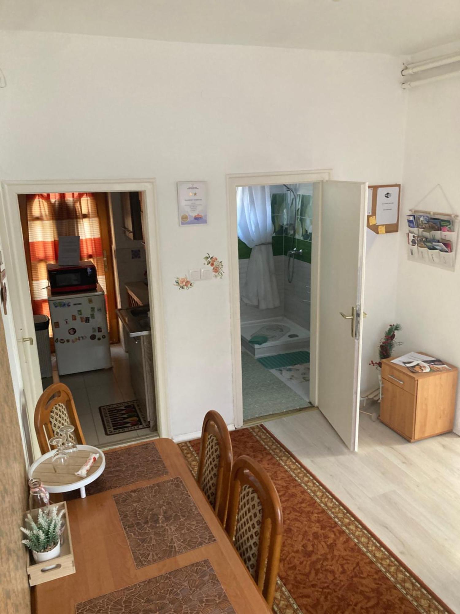 Tavaszpart Vendeghaz Apartment Seghedin Exterior foto